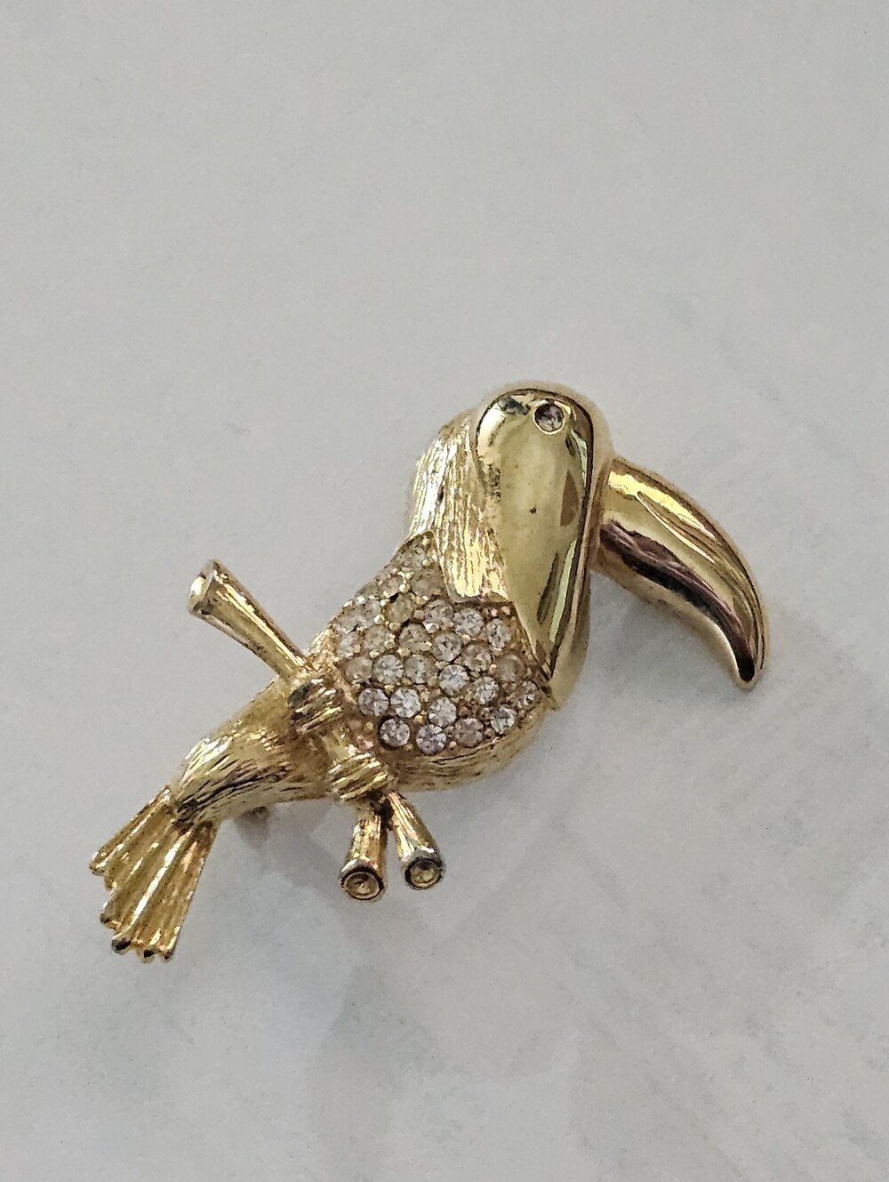 1980s Pavรฉ Rhinestone Toucan Brooch